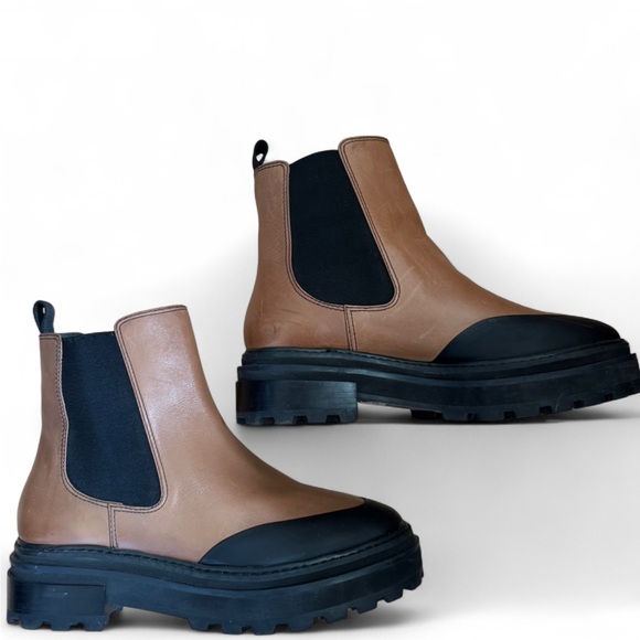 COPY - Aqua Women's Mud Guard Block Heel Platform Chelsea Boots - Picture 3 of 8